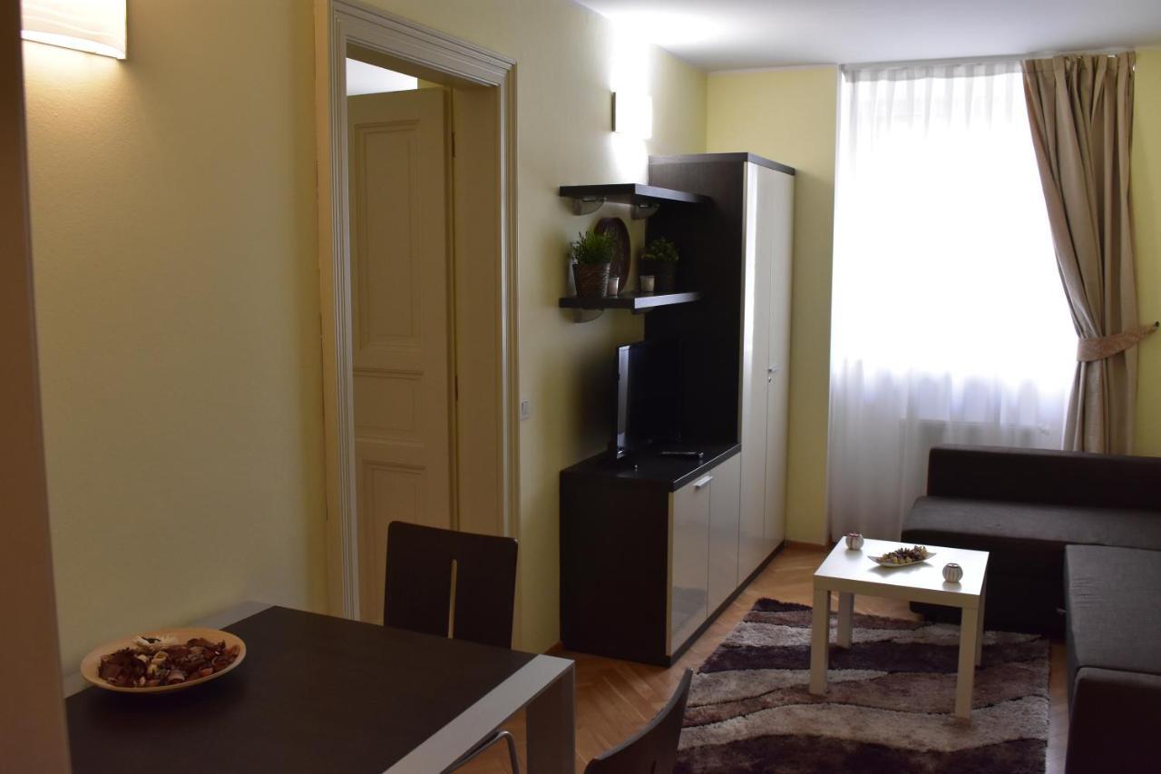 Apartment Vikroria - Halkova 5 Prague Ngoại thất bức ảnh