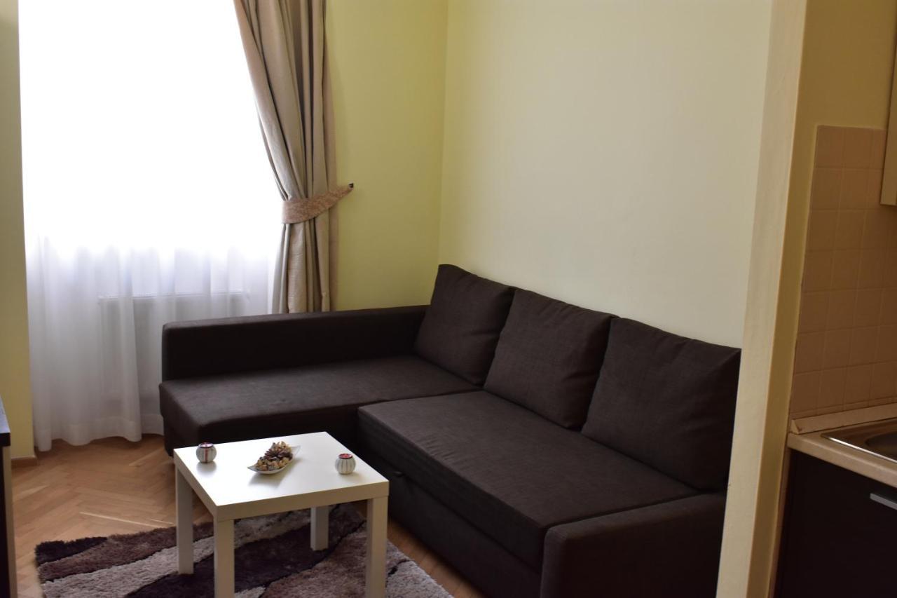 Apartment Vikroria - Halkova 5 Prague Ngoại thất bức ảnh