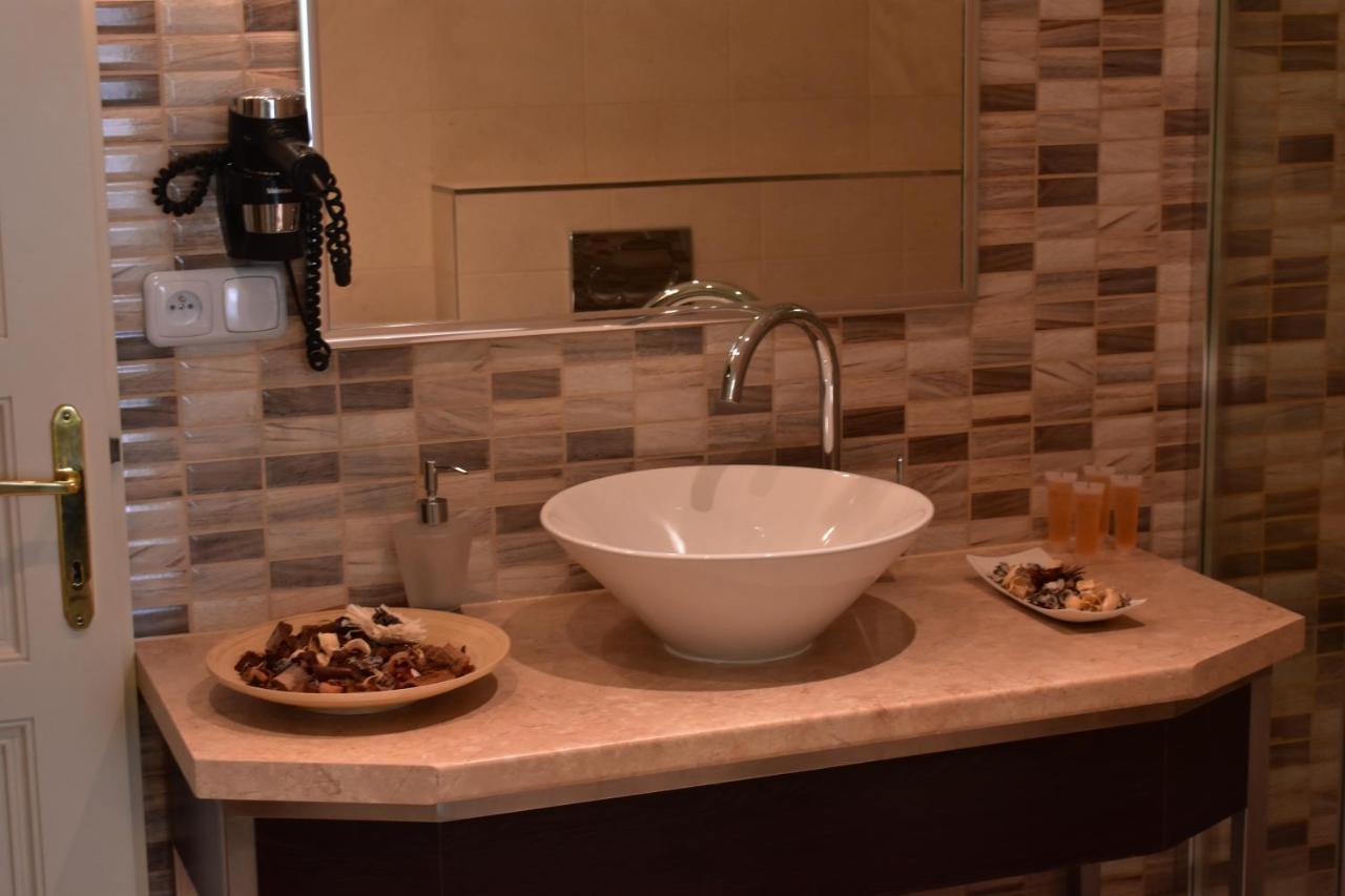 Apartment Vikroria - Halkova 5 Prague Ngoại thất bức ảnh