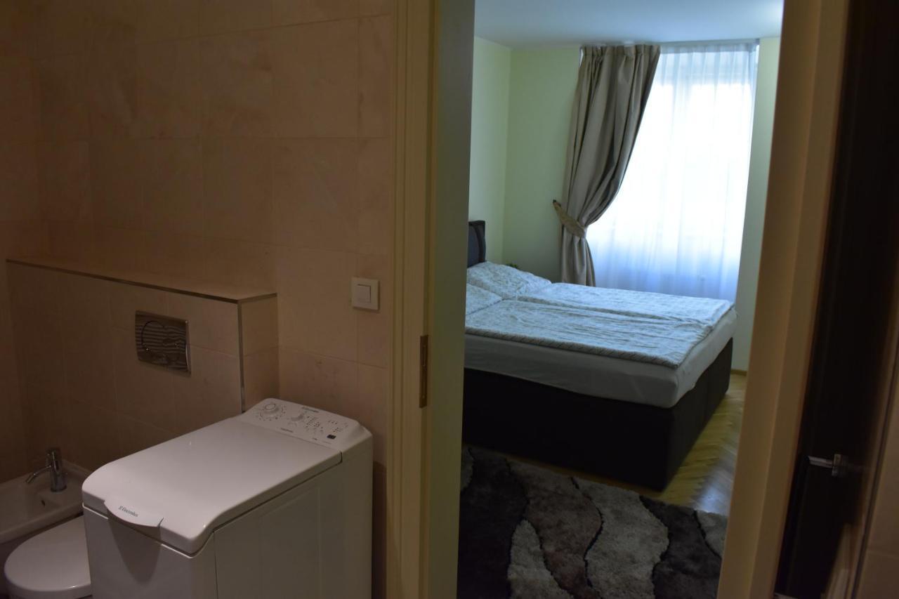 Apartment Vikroria - Halkova 5 Prague Ngoại thất bức ảnh