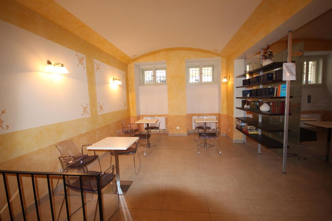 Apartment Vikroria - Halkova 5 Prague Ngoại thất bức ảnh