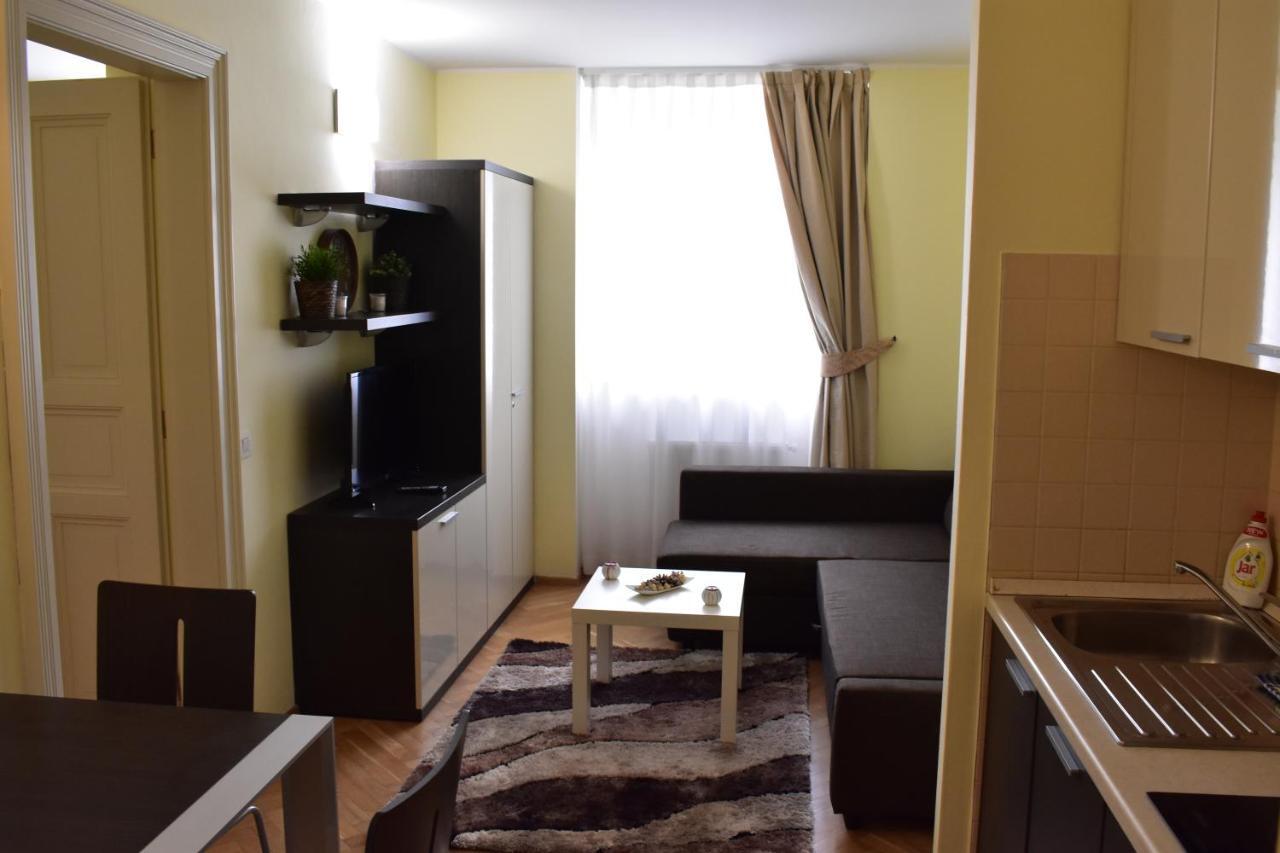 Apartment Vikroria - Halkova 5 Prague Ngoại thất bức ảnh