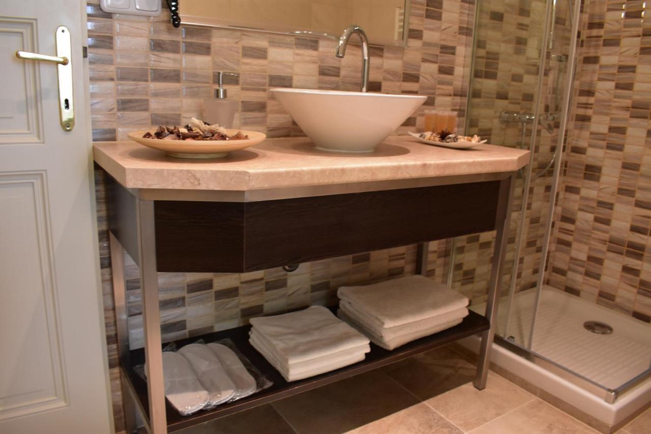 Apartment Vikroria - Halkova 5 Prague Ngoại thất bức ảnh